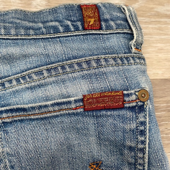 7 For All Mankind Boy Cut Faded Blue Jeans Size 26 - Picture 10 of 12